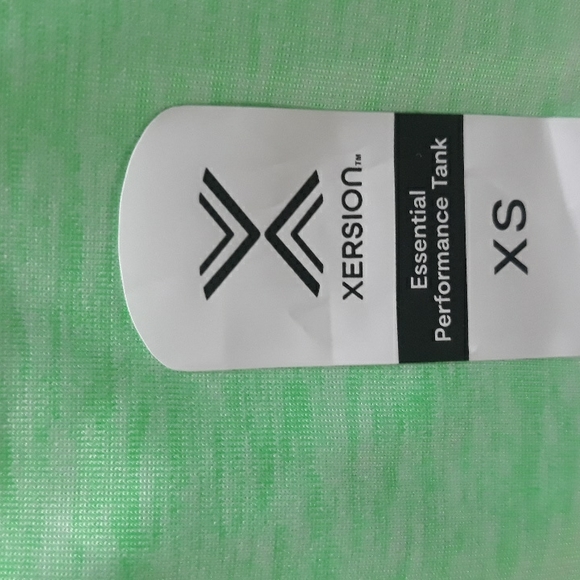 *Host Pick*Xersion performance tank top - Picture 3 of 14